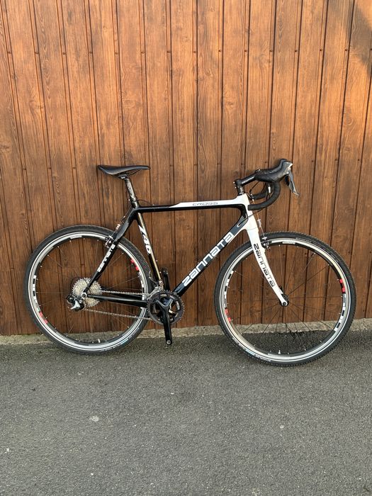 Vând bicicletă cursiera gravel Zannata