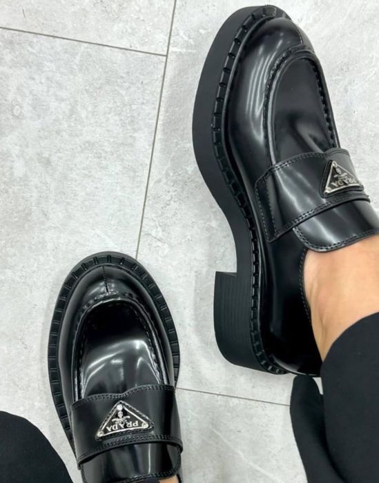 Дамски обувки prada