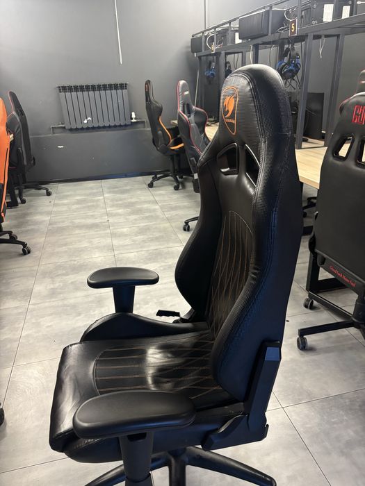 Продаю игровые кресла cougar
