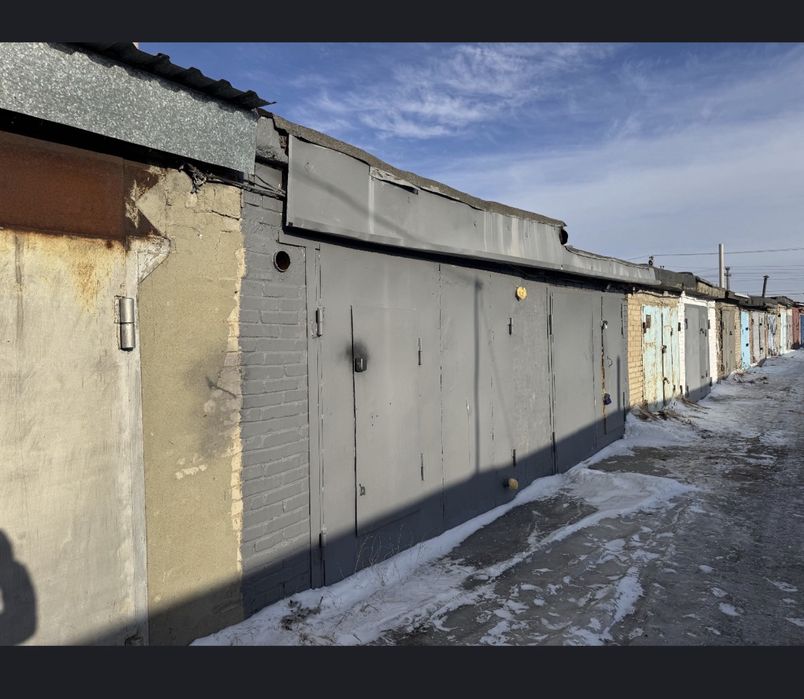 Сдам в аренду 2 гаража возле плазы