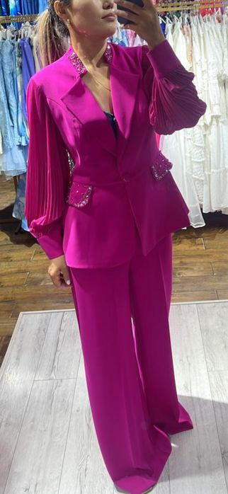 Женская одежда в хорошем состояний