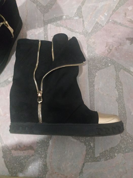 Дамски  боти на платформа