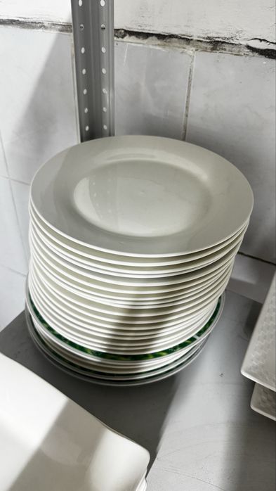 Сервировочный набор для стола и посуды