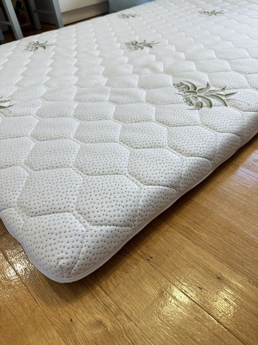 Saltea topper 110x190, cu strat aloe vera