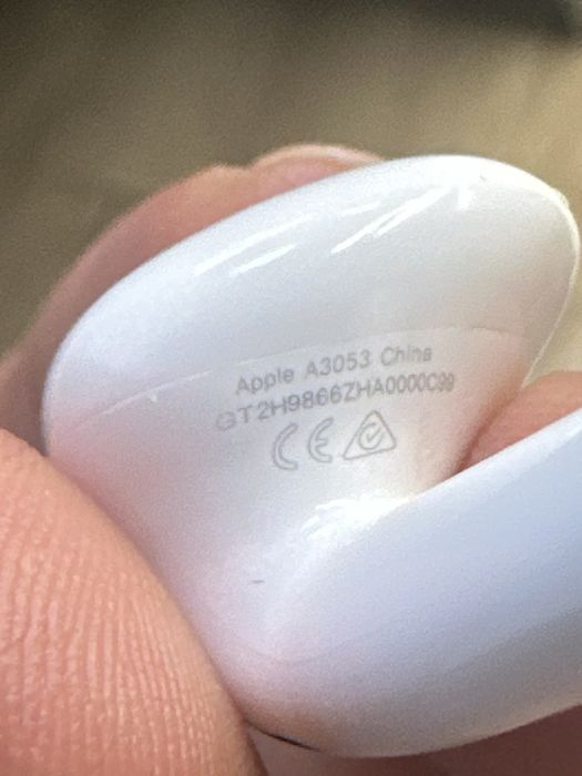 Airpods 4 без кейса