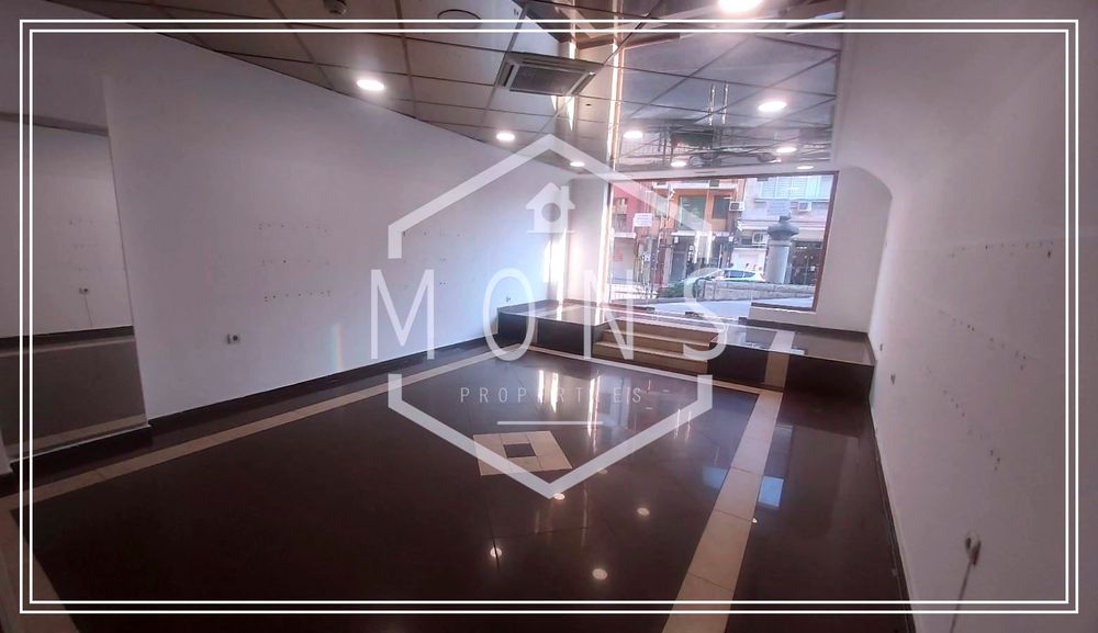 Продава се Магазин в Велико Търново, Център - 55 кв.м за 5455 €/кв.м - Снимка #3