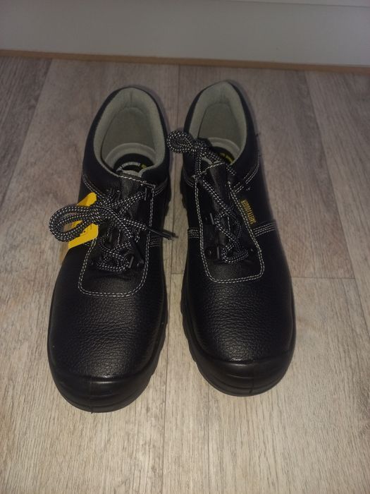 Обувь для строительства