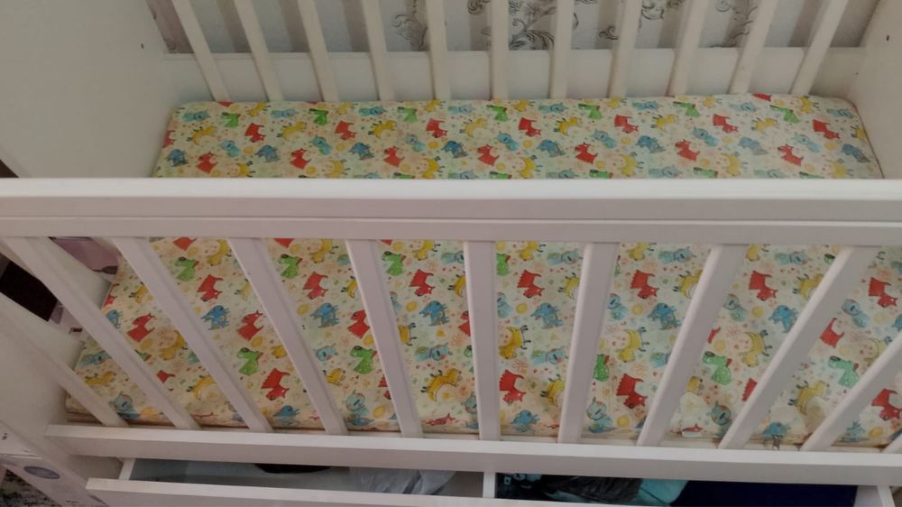 Продам детскую кроватку