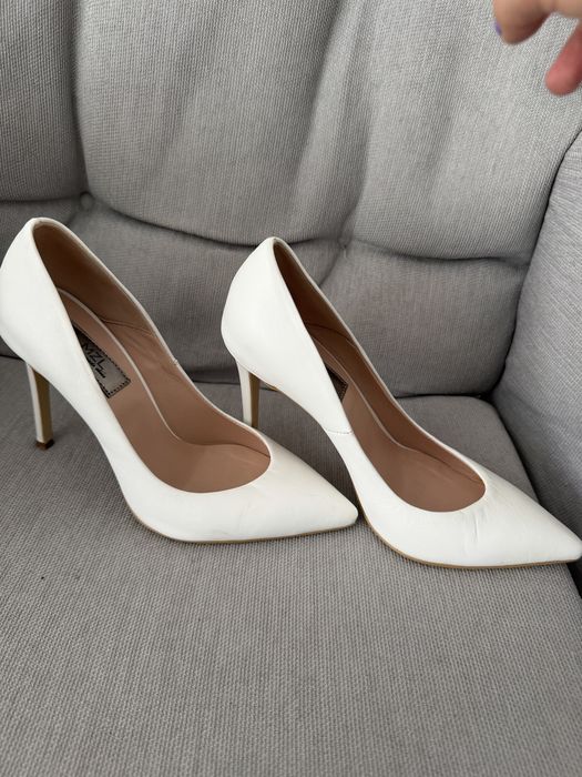 Pantofi stiletto
