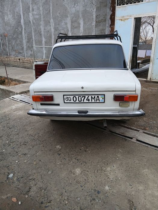 Vaz 21 011 sotiladi