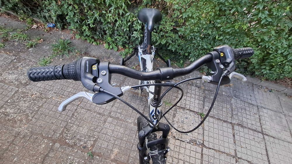 Продавам 2 броя детски велосипеда 24"