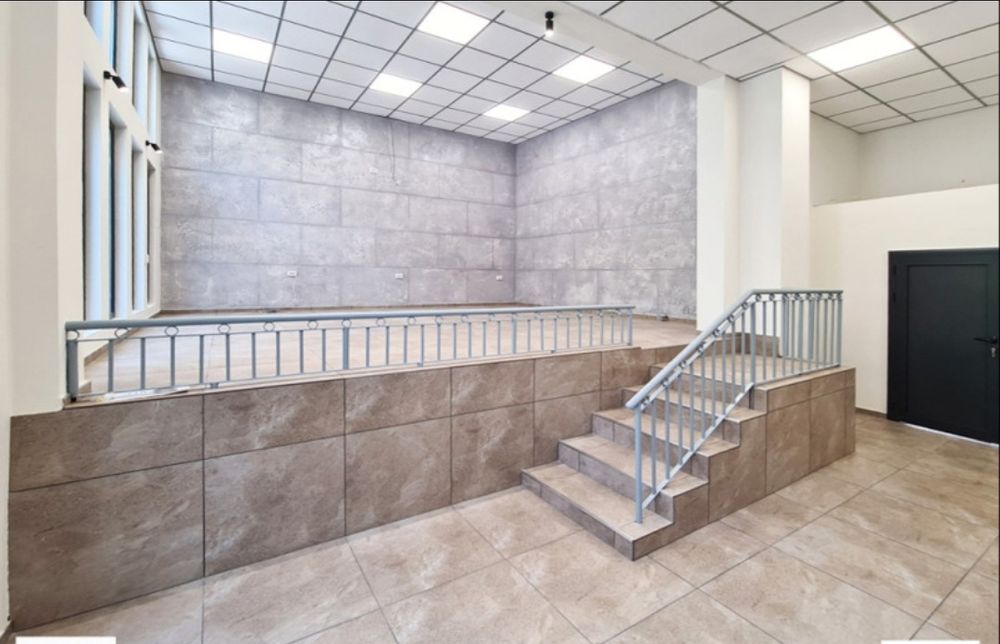 Дава се под наем Магазин в Горна Оряховица - 85 кв.м за 510 € - Снимка #3