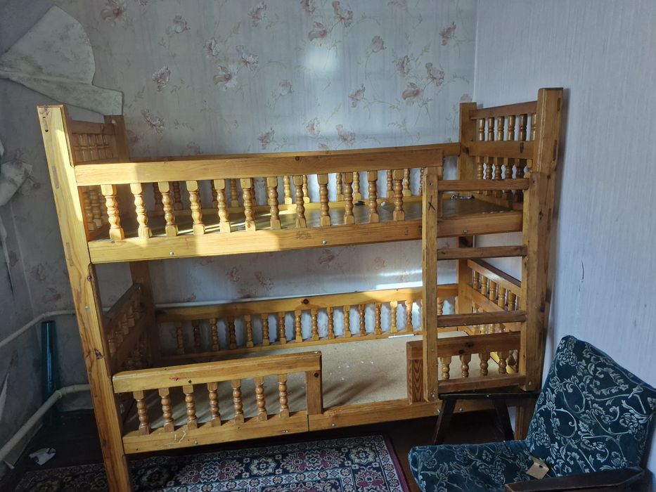 Продам двух яррсный кровать