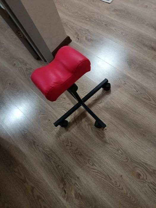 продам стул для педикюра