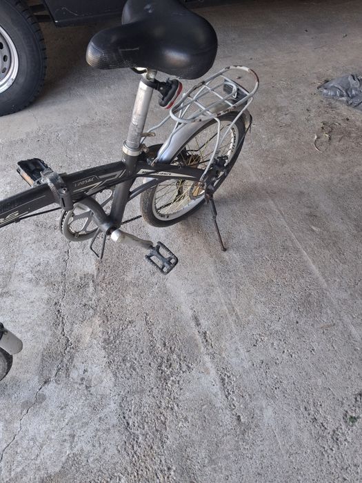 Vând bicicleta...