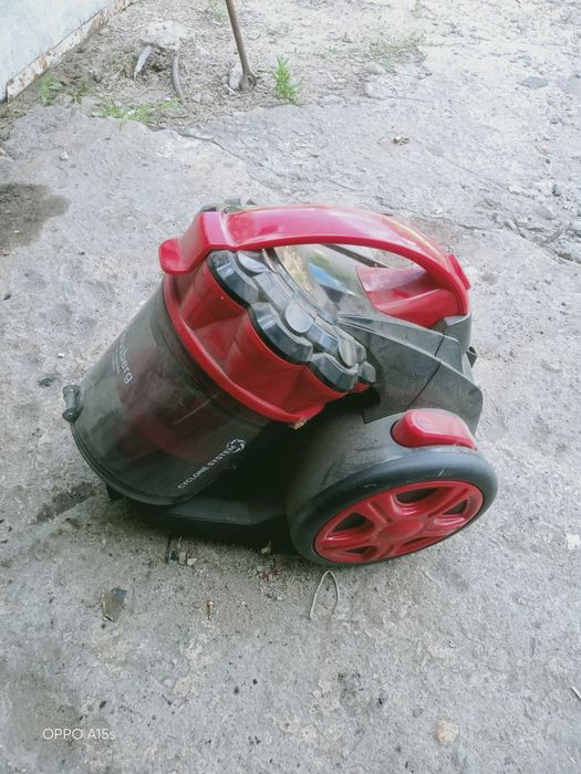 Продам пылесос на запчасти