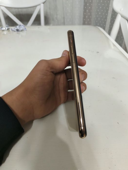 Срочно продам Iphone айфон xs ,10