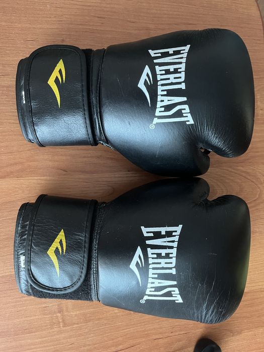Боксерские перчатки Everlast 12 oz Экокожа хорошее состояние