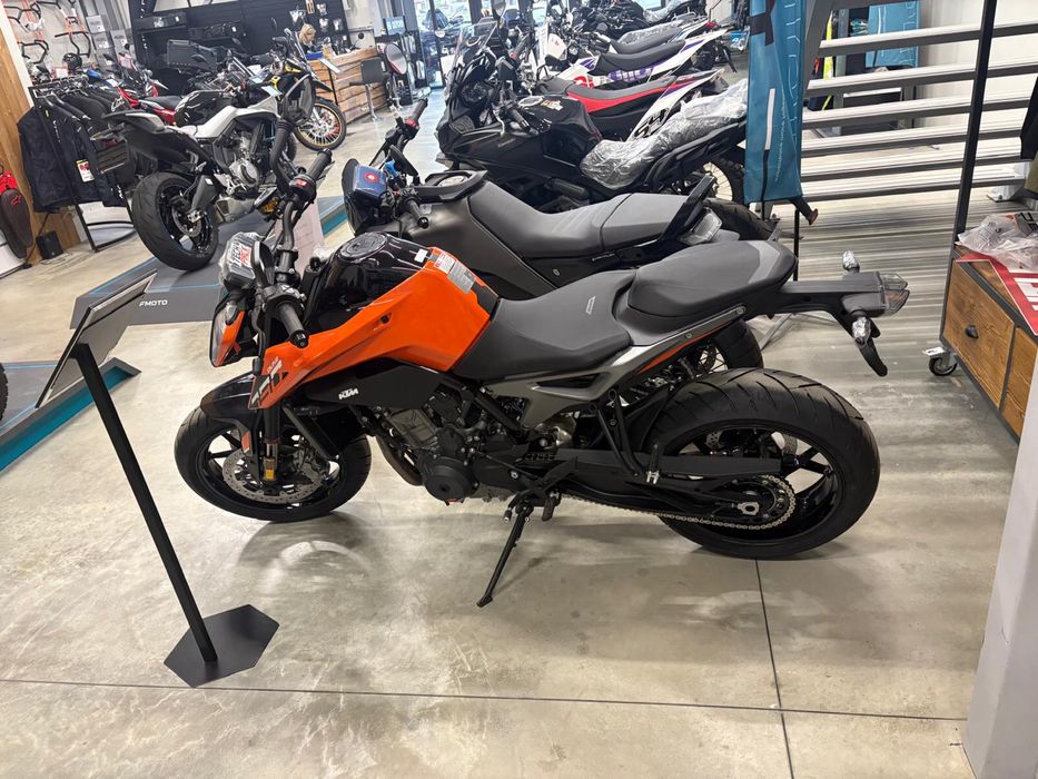 KTM DUKE 790 2024