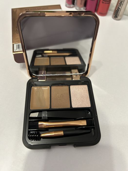 Козметика Mac nyx revolution thr balm vivian sabo