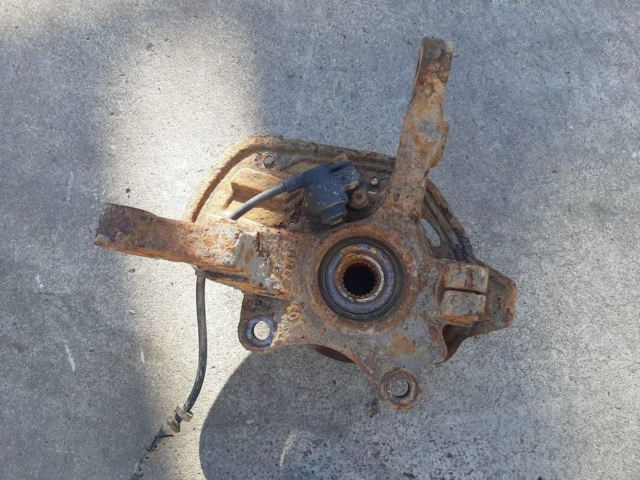 fuzeta dreapta fata 1.6 b z16se  opel meriva a x03