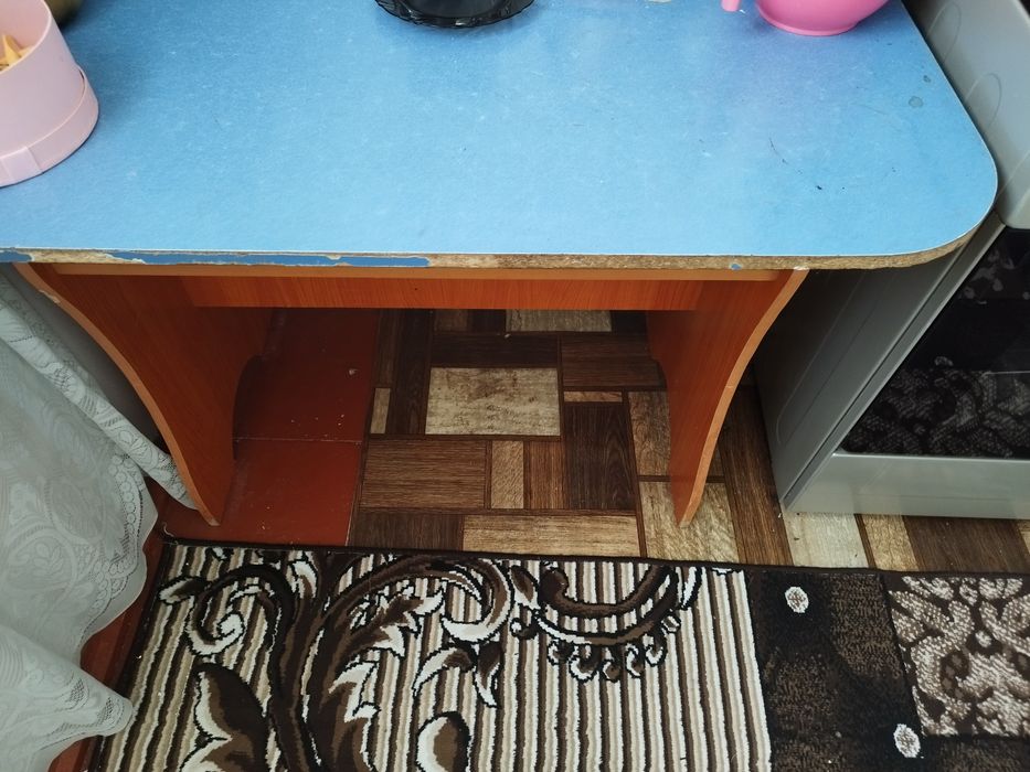 Stol sotiladi (laminat)