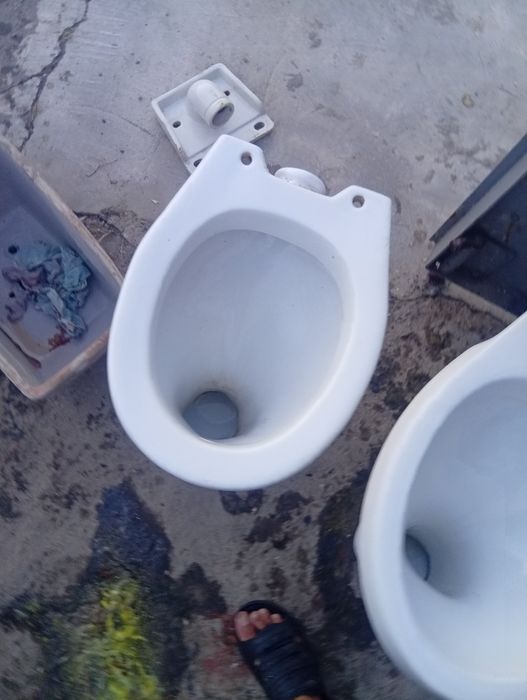 Unitaz sotiladi...