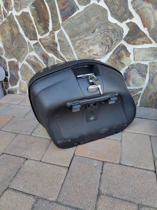 Genți laterale Givi v35+suport lateral Givi monokey