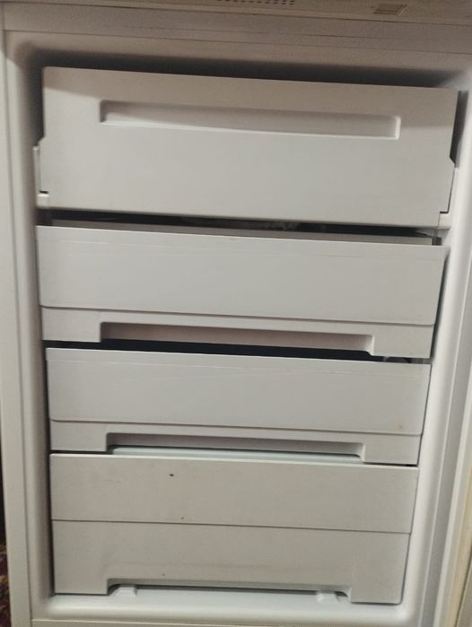 Продам морозильник