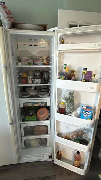 Отличный Холодильник б/у LG