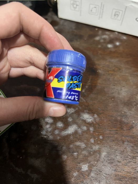 Паяльная паста два вида