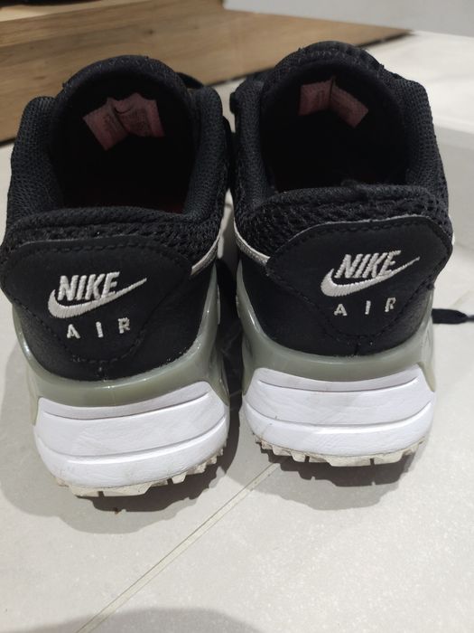 Дамски маратонки Nike