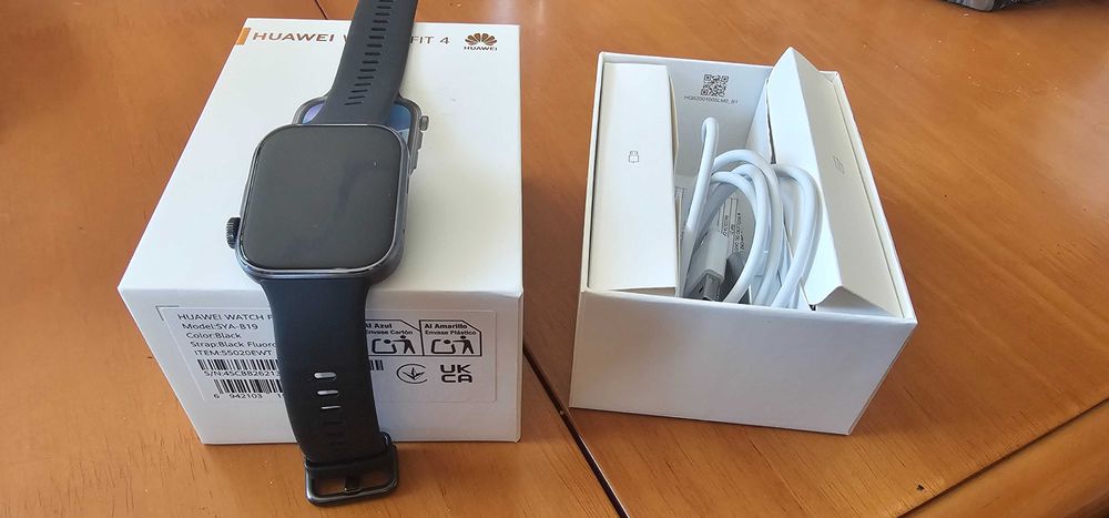 Смарт часовник Huawei watch FiT 4