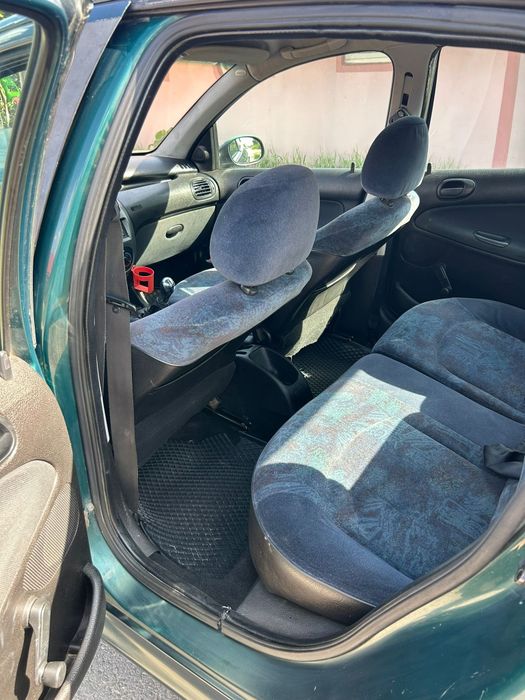 Vând  Peugeot 206  14 hdi