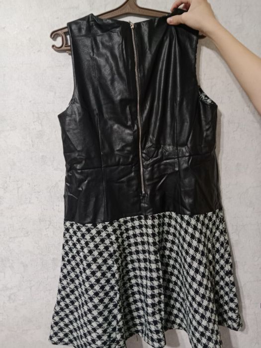 Продам женские платья