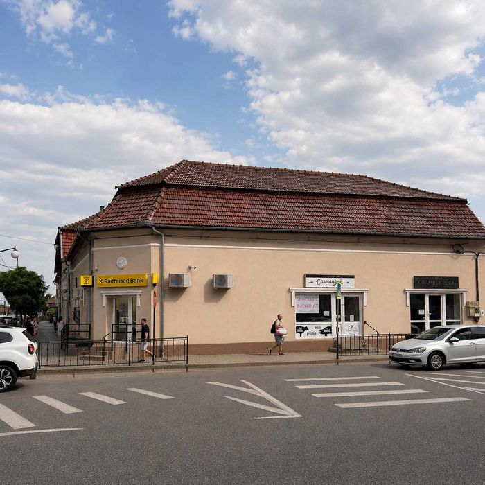 Spatii comerciale de inchiriat, ultracentral, Otelu Rosu, Caras Severin