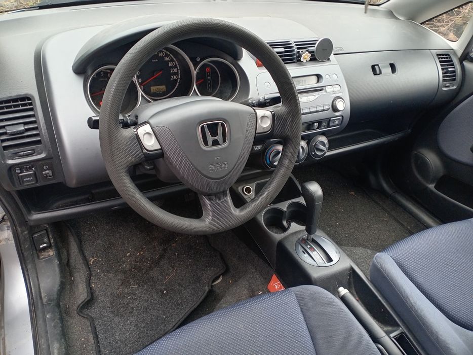 Продавам Хонда Джаз на части