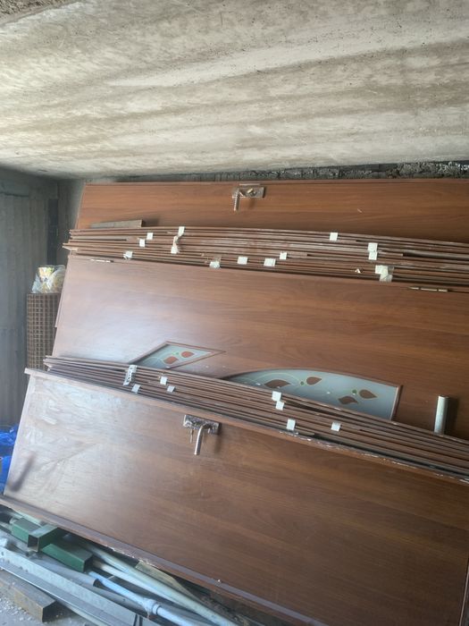 Двери межкомнатные б/у