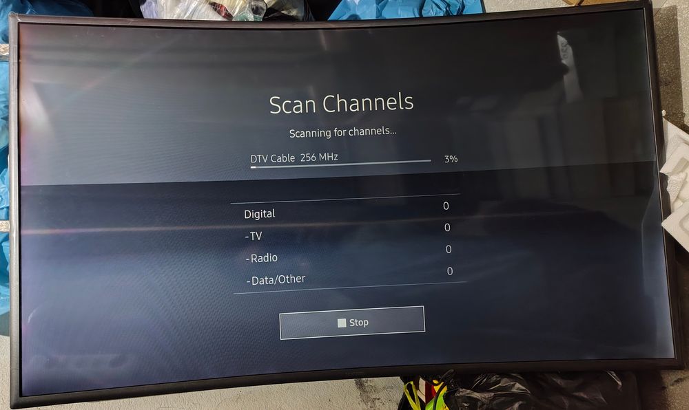 Samsung Smart 4K TV Curbat 49inch 123cm jumatate display mai intunecat
