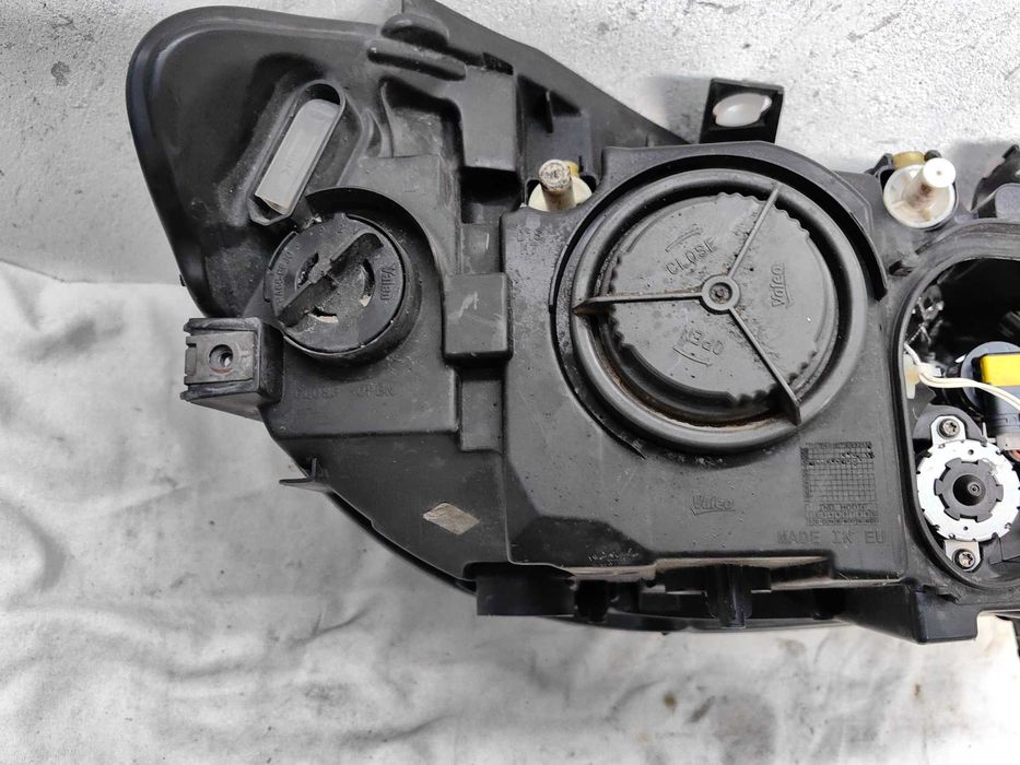 Оригинален фар БМВ Е84  BMW X1 E84 Xenon