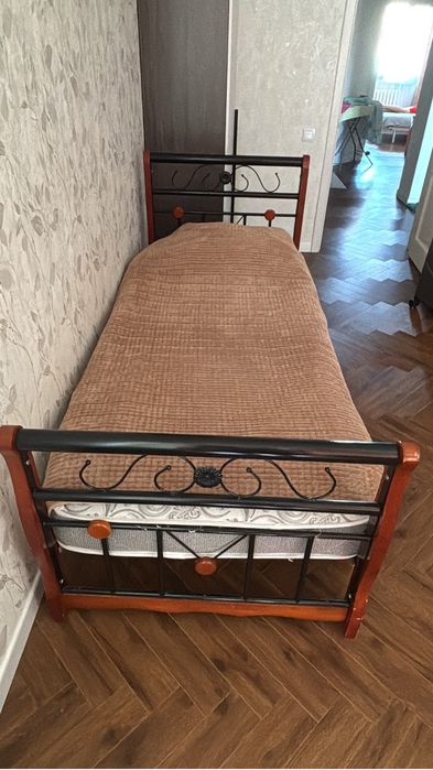 Продам кровать..
