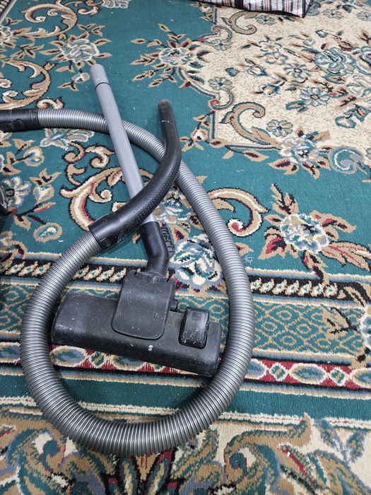 Пылесос BOSCH,Sensor Bagless