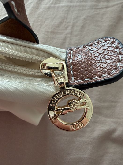 Дамска чанта longchamp - бежава