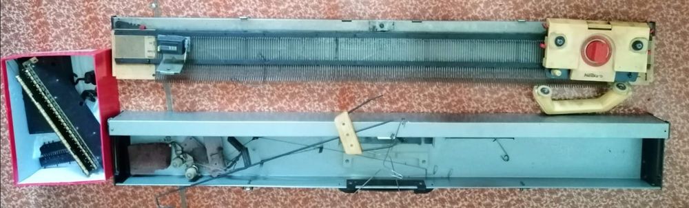 Продам вязальную машинку НЕВА-5