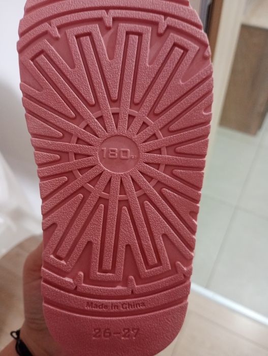 Ghete căptușite fetițe noi.  Nr 27