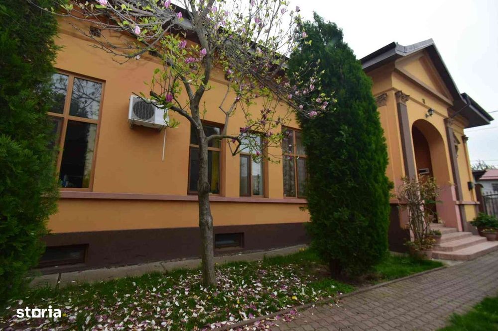 Casa central de inchiriat central locuri de parcare