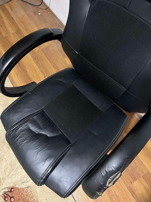 Офис стол удобен