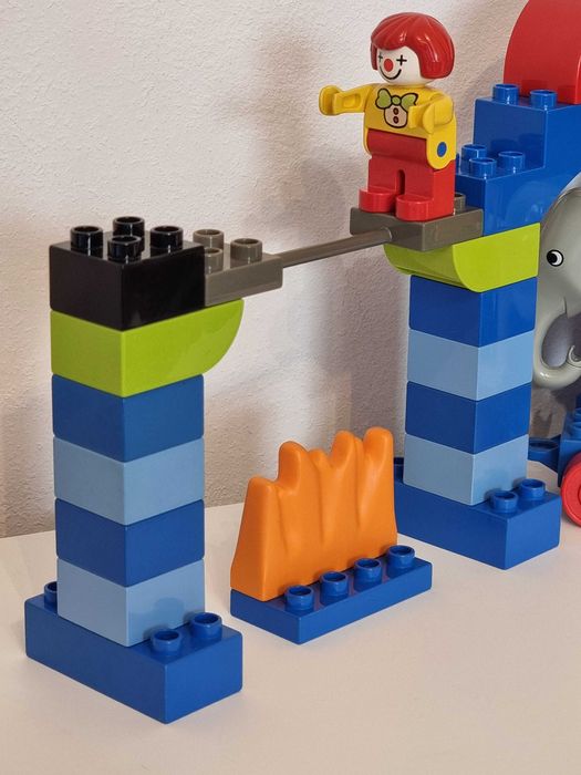 Circ Lego Duplo, oameni si animale