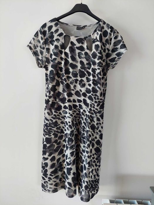 Нова рокля  размер  36-38