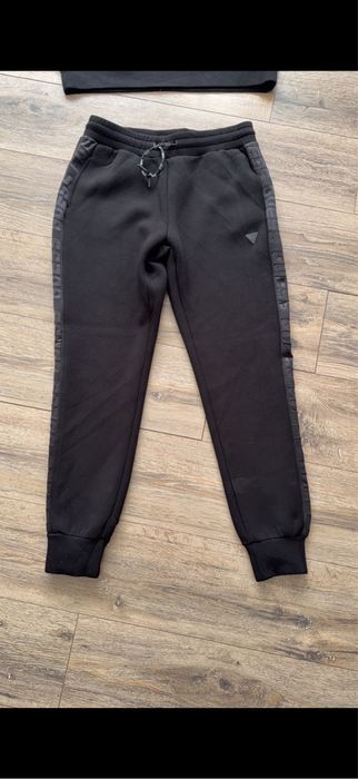 Дамски екип guess оригинален